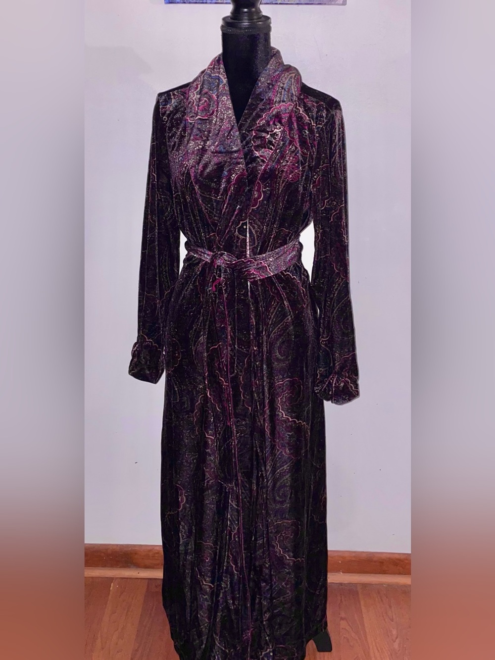 Ralph Lauren Velvet Paisley Robe in Deep Plum/Blue, Nice!